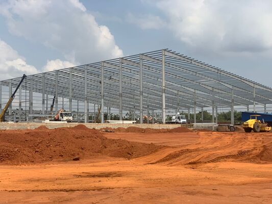 comprar Construção rápida de estrutura de aço armazém edifício industrial de metal Peb Fabricação em linha