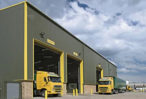 kopen Voorgemaakt stalen gebouw met 30 jaar beperkte garantie, Q235B & Q345B staalkwaliteit, en turnkey installatieoplossing online vervaardiging