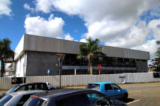 Light Weight Prefabricated Steel Structure Building with Galvanized or Painted Finish for Quick Erection